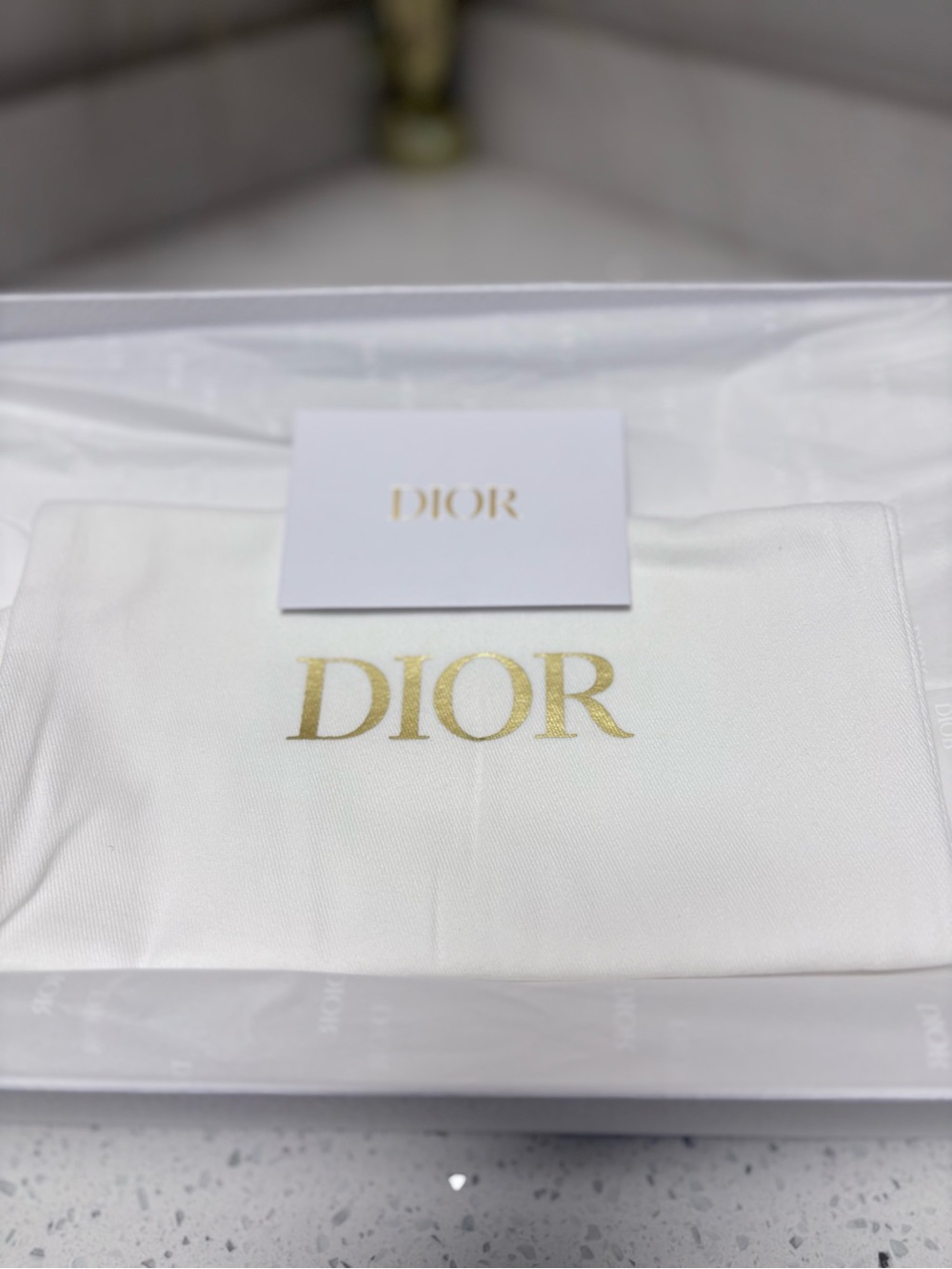 Dior Bow Slide
Deep Blue Dior Oblique - Picture 6 of 7
